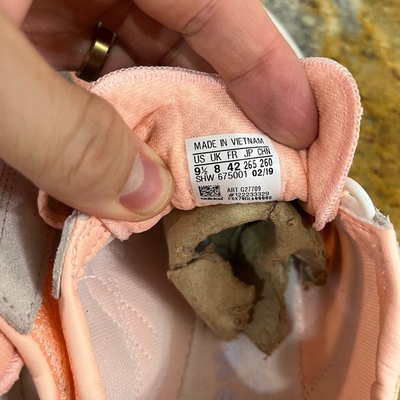 Adidas boost size 9.5 - Picture 6 of 9